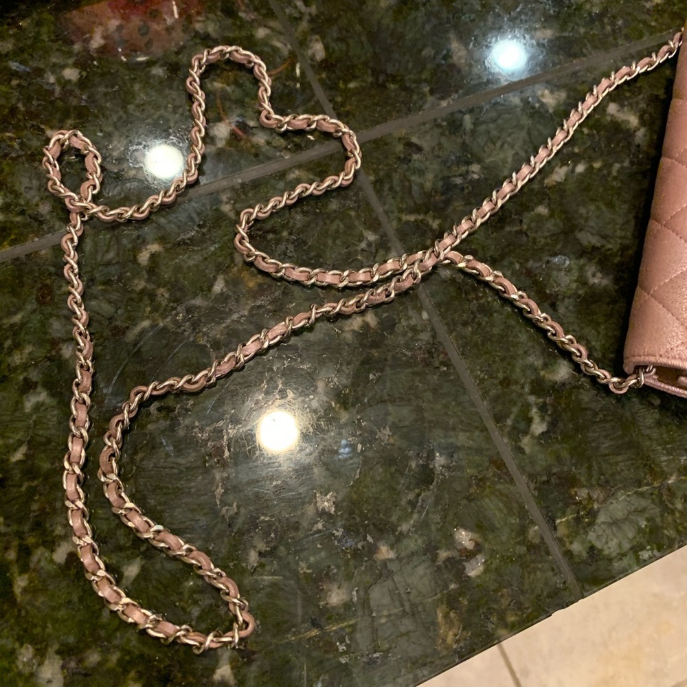 ❌SOLD❌Beautiful Chanel  iridescent rose gold Woc - Picture 9 of 12